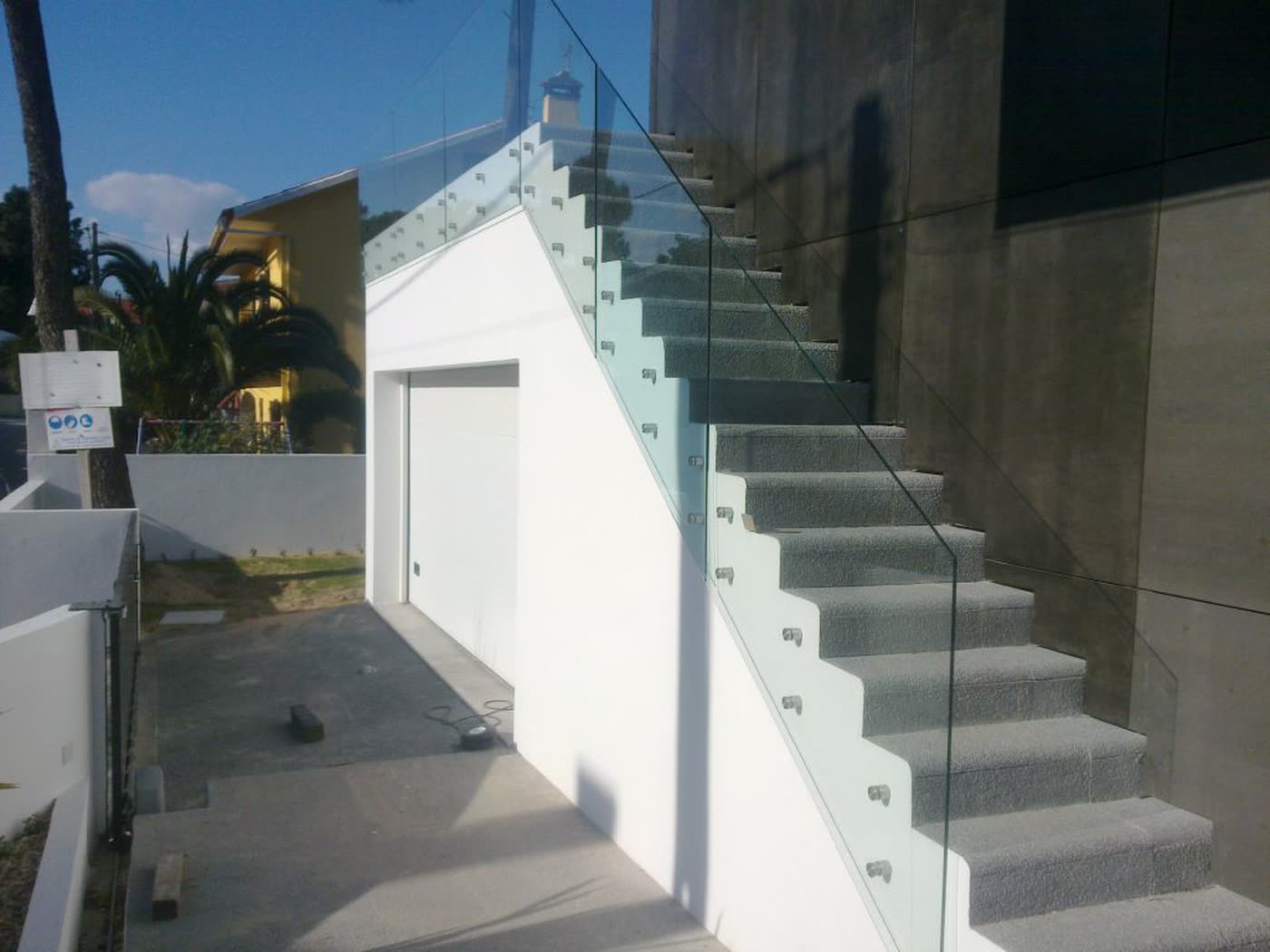 Guardas, Escadas e Varandas: trabalho realizado pela Vidreira do Ó, fotografia 1