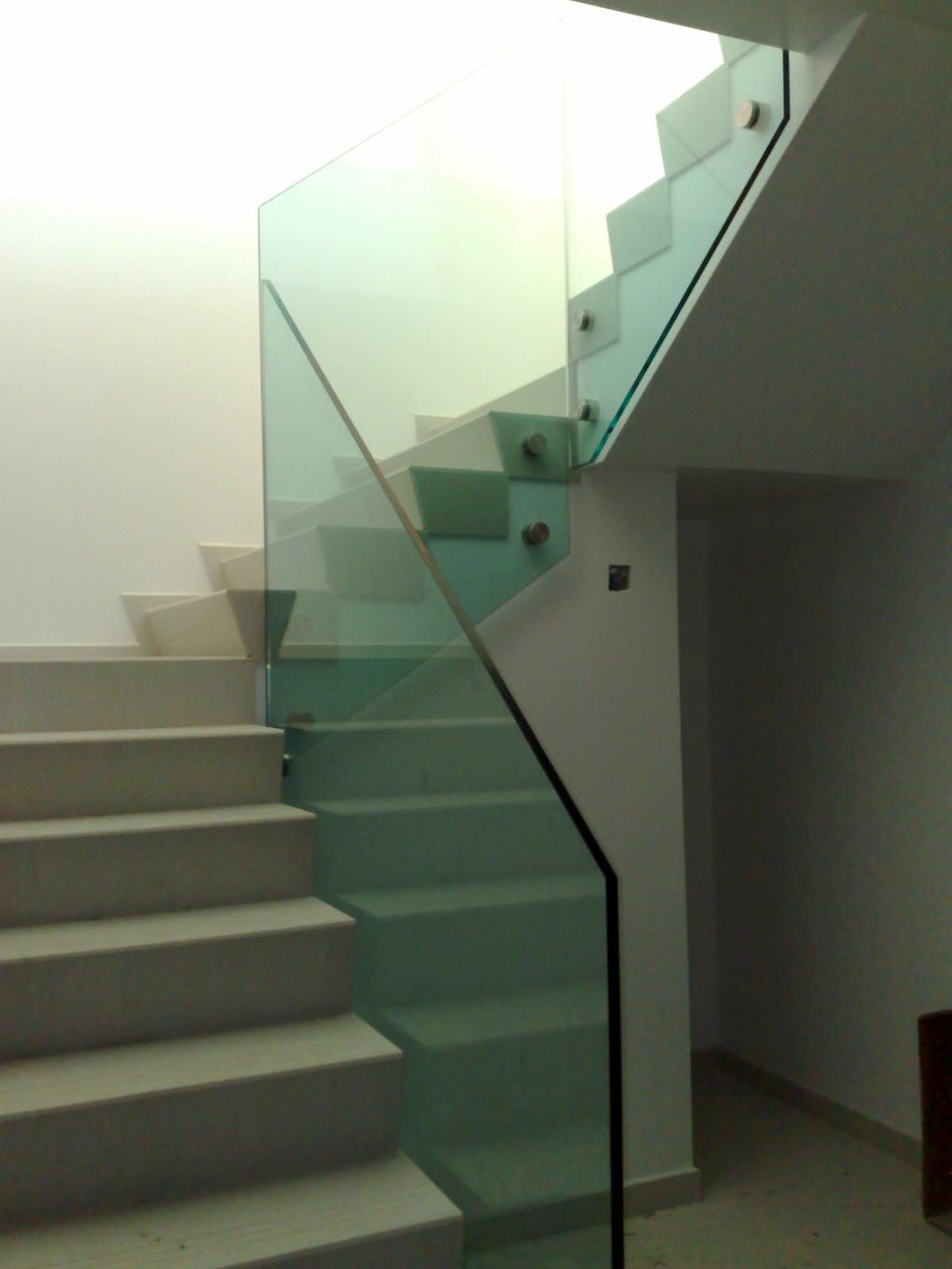 Guardas, Escadas e Varandas: trabalho realizado pela Vidreira do Ó, fotografia 2